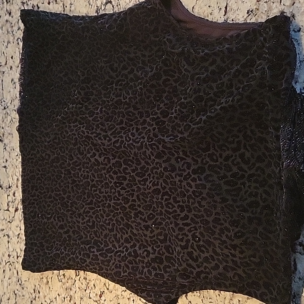 VEST - Picture 4 of 4